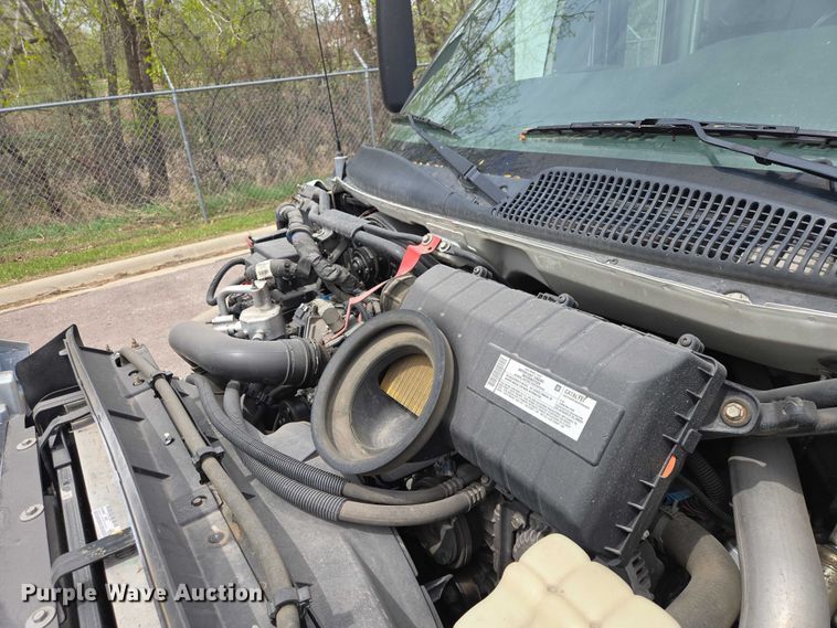 image for item ER1511 2008 GMC Glaval C4500 shuttle bus