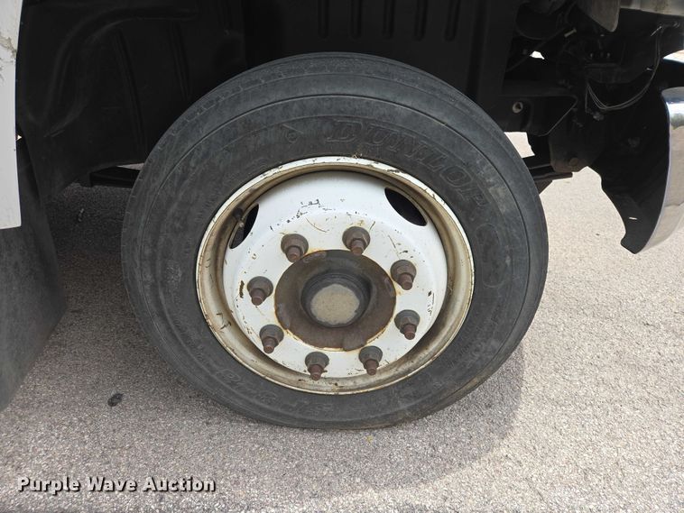 image for item ER1511 2008 GMC Glaval C4500 shuttle bus