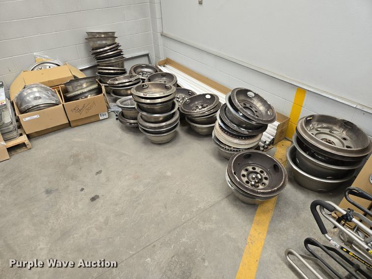 image for item ER1513 Approximately 14 sets of 4