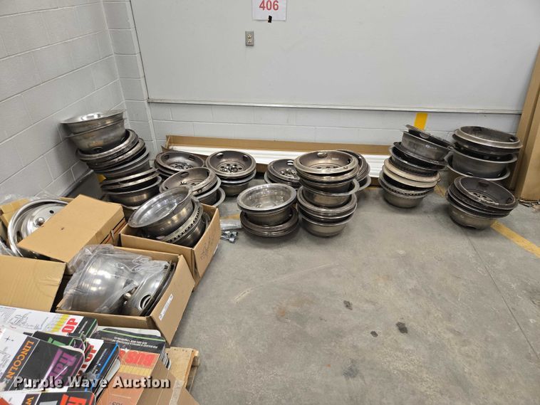 image for item ER1513 Approximately 14 sets of 4