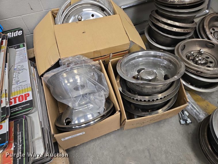 image for item ER1513 Approximately 14 sets of 4