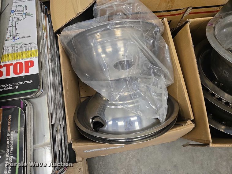 image for item ER1513 Approximately 14 sets of 4