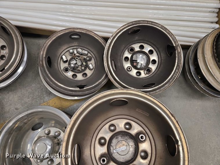 image for item ER1513 Approximately 14 sets of 4