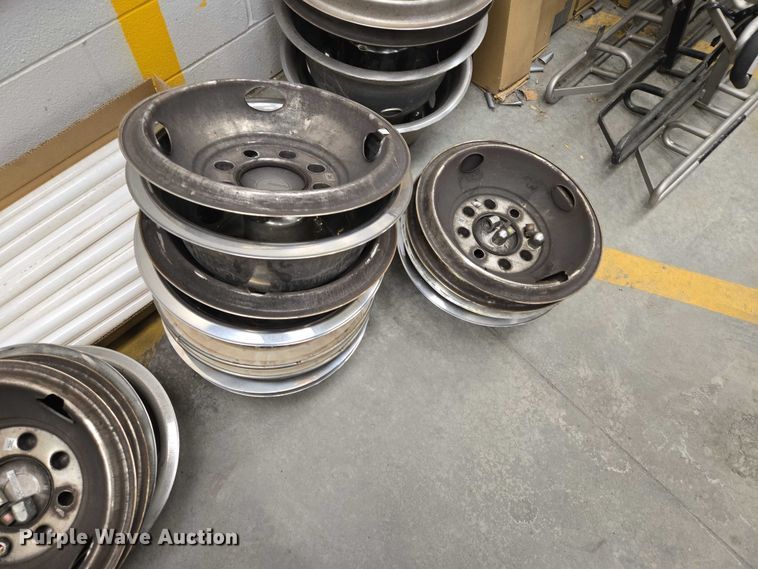 image for item ER1513 Approximately 14 sets of 4