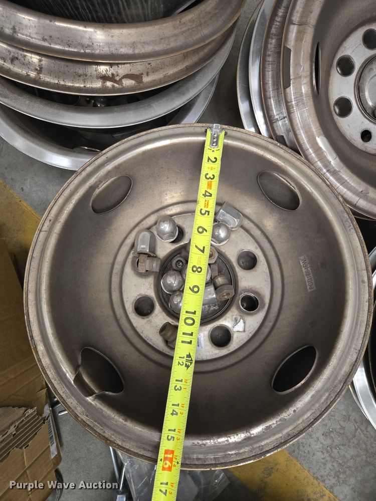 image for item ER1513 Approximately 14 sets of 4