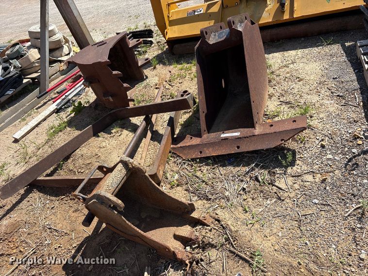 image for item ES8996 Excavator attachments