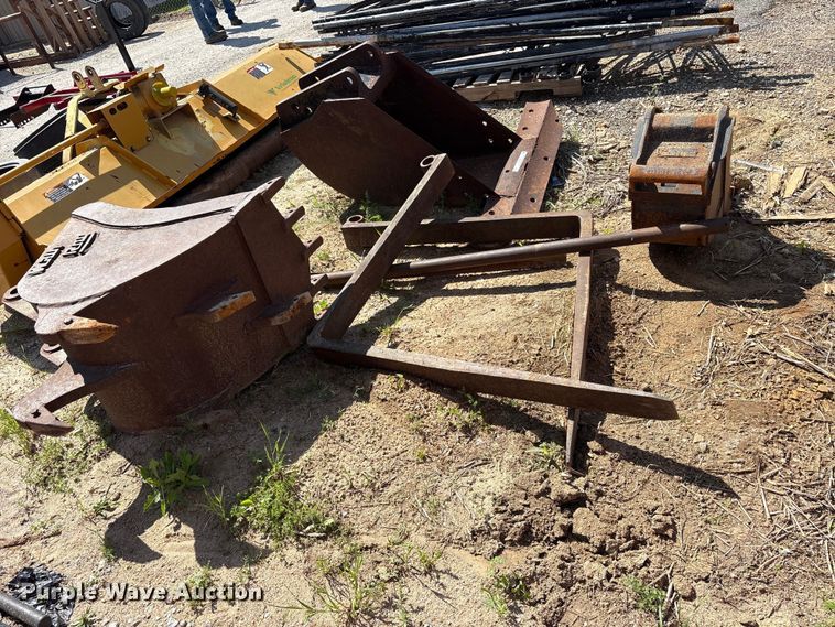 image for item ES8996 Excavator attachments