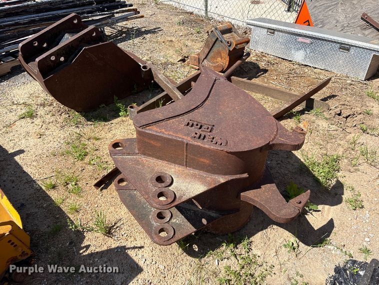 image for item ES8996 Excavator attachments