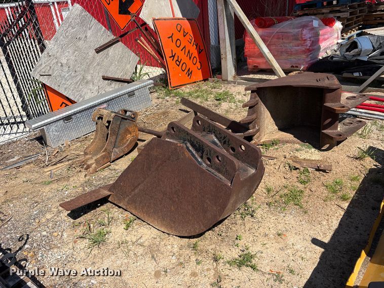 image for item ES8996 Excavator attachments