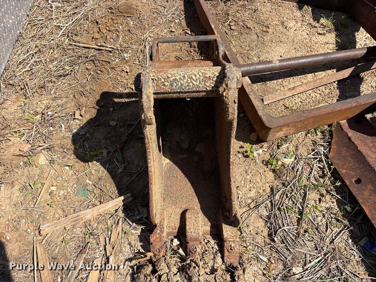 image for item ES8996 Excavator attachments