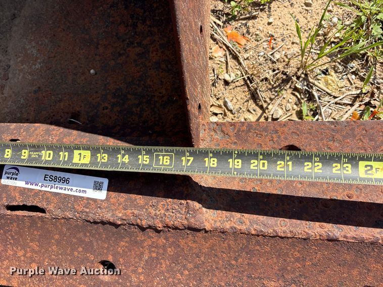 image for item ES8996 Excavator attachments