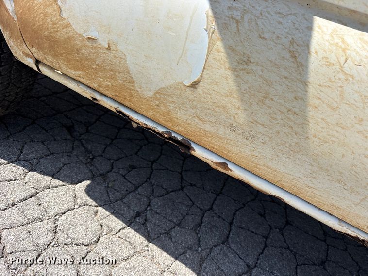 image for item ES8997 2002 Chevrolet Silverado 1500 pickup truck