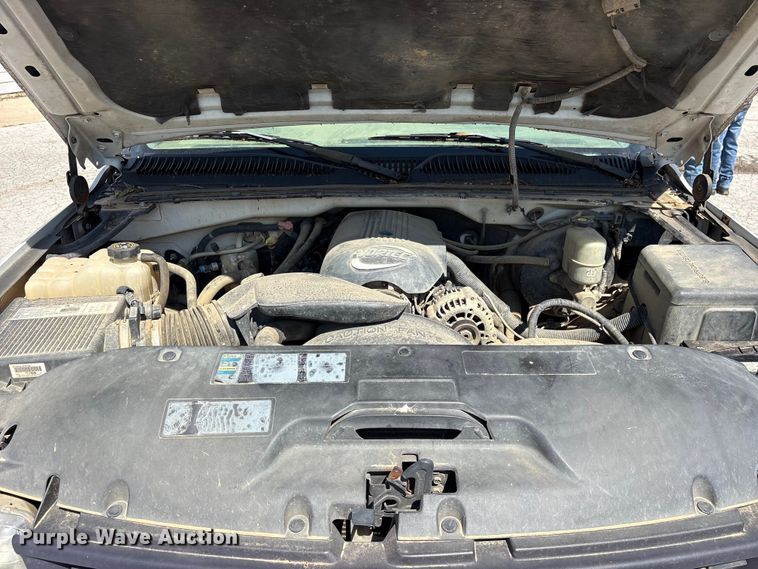 image for item ES8997 2002 Chevrolet Silverado 1500 pickup truck