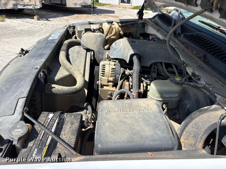 image for item ES8997 2002 Chevrolet Silverado 1500 pickup truck