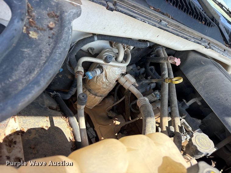 image for item ES8997 2002 Chevrolet Silverado 1500 pickup truck