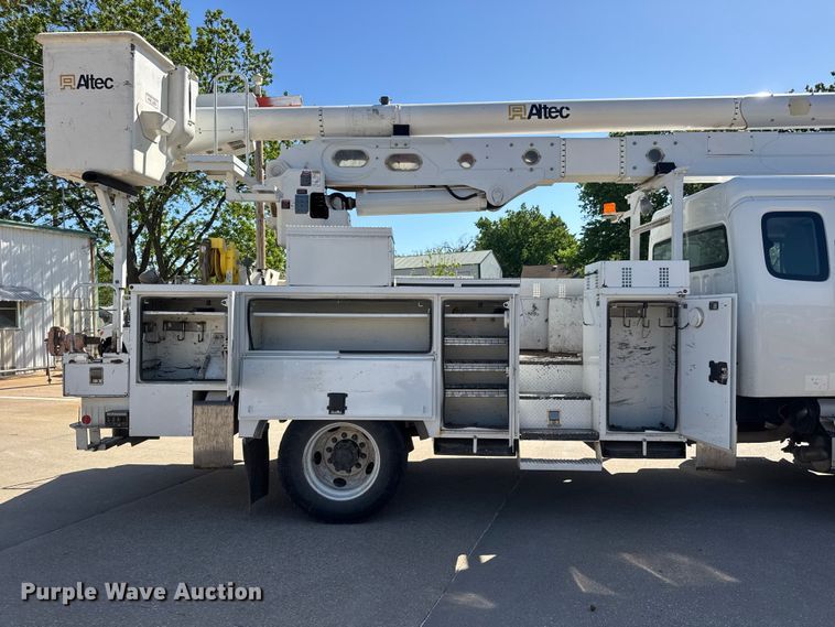 image for item ET1995 2013 Freightliner M2 bucket truck