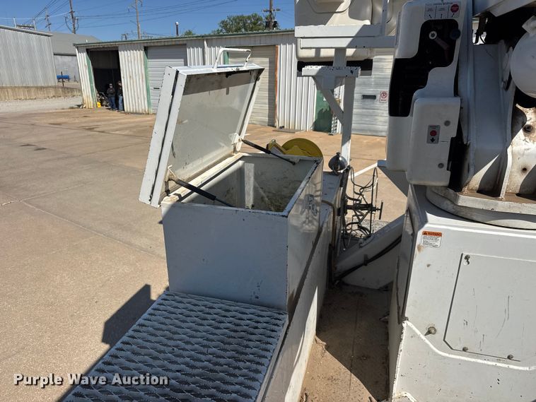 image for item ET1995 2013 Freightliner M2 bucket truck