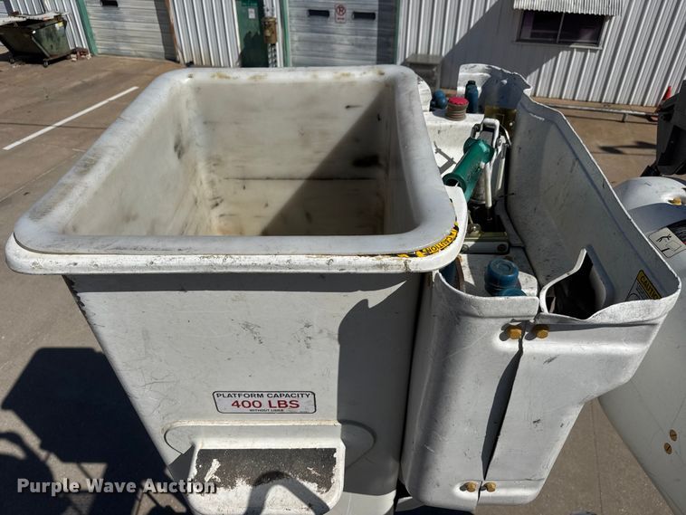 image for item ET1995 2013 Freightliner M2 bucket truck