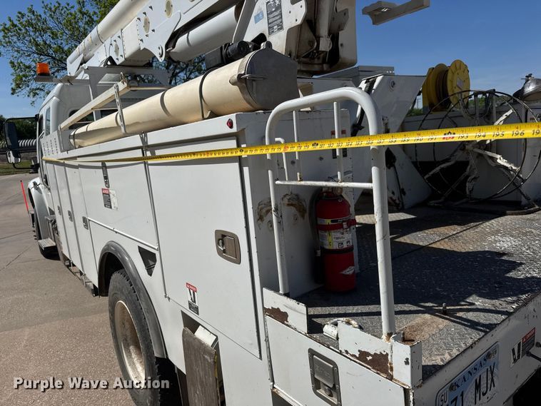 image for item ET1995 2013 Freightliner M2 bucket truck