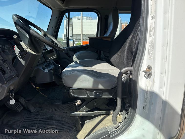 image for item ET1995 2013 Freightliner M2 bucket truck