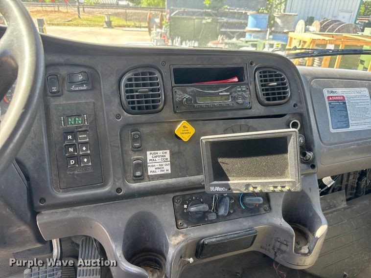 image for item ET1995 2013 Freightliner M2 bucket truck