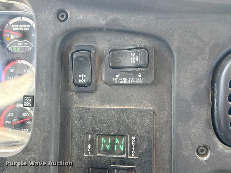image for item ET1995 2013 Freightliner M2 bucket truck