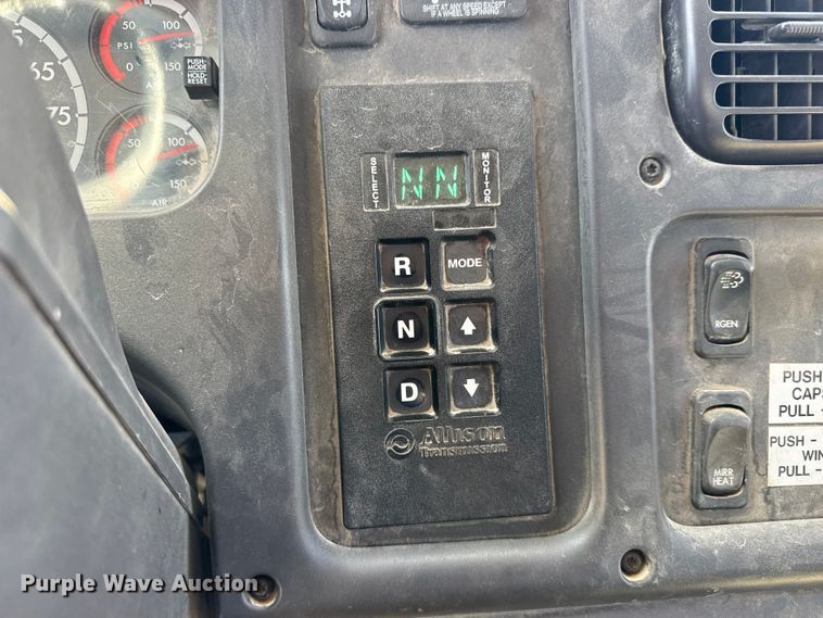 image for item ET1995 2013 Freightliner M2 bucket truck