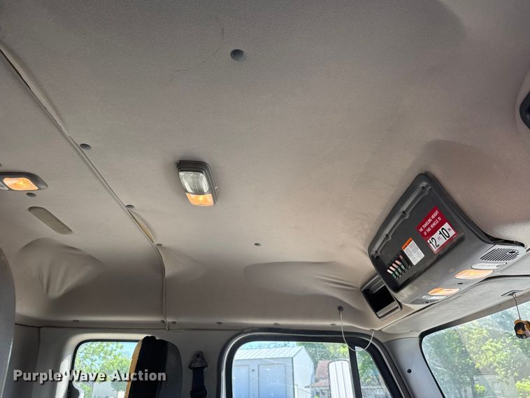 image for item ET1995 2013 Freightliner M2 bucket truck