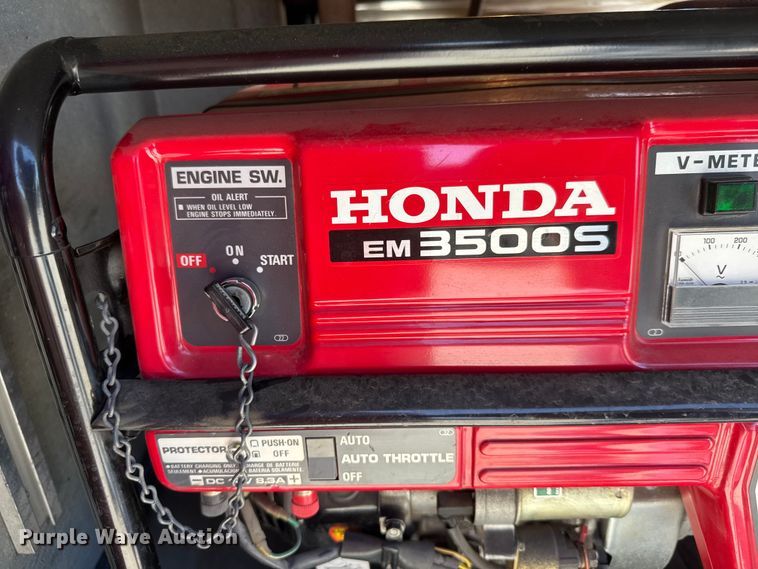 image for item ET1998 2002 Kenworth Pierce Contender pumper fire truck