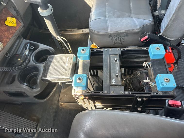 image for item ET1998 2002 Kenworth Pierce Contender pumper fire truck