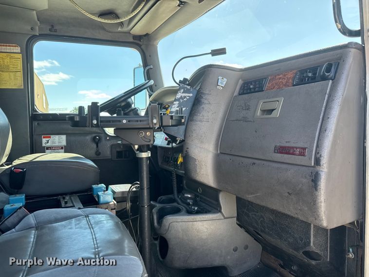 image for item ET1998 2002 Kenworth Pierce Contender pumper fire truck