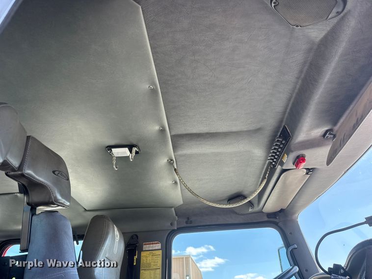 image for item ET1998 2002 Kenworth Pierce Contender pumper fire truck