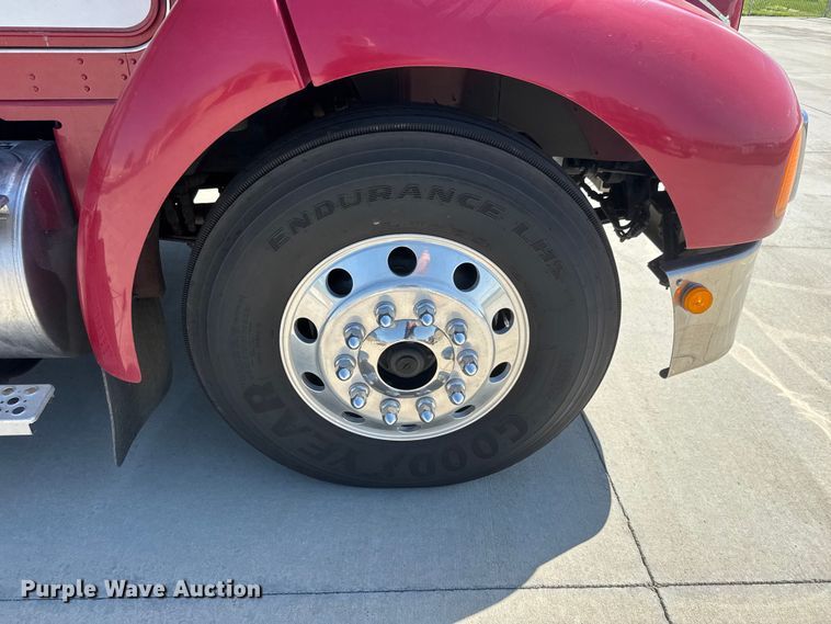 image for item ET1998 2002 Kenworth Pierce Contender pumper fire truck