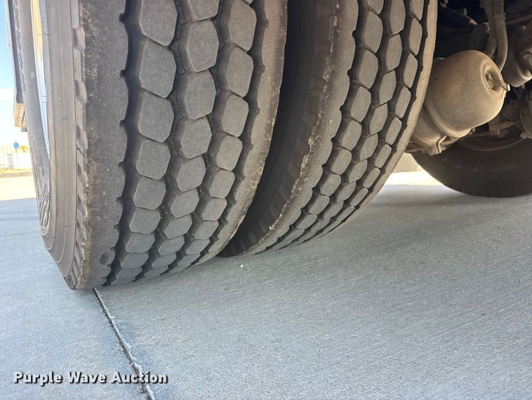 image for item ET1998 2002 Kenworth Pierce Contender pumper fire truck