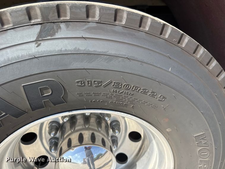 image for item ET1998 2002 Kenworth Pierce Contender pumper fire truck