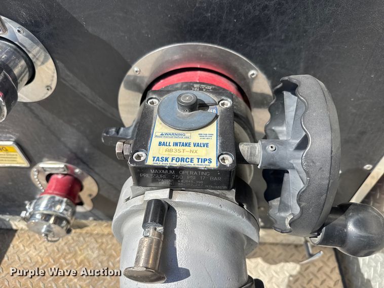 image for item ET1999 2003 Kenworth pumper fire truck