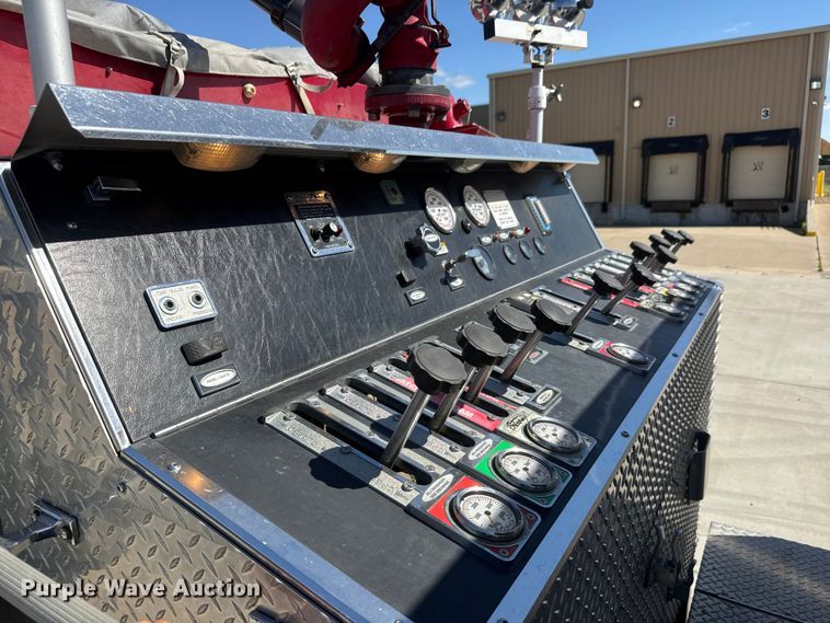 image for item ET1999 2003 Kenworth pumper fire truck