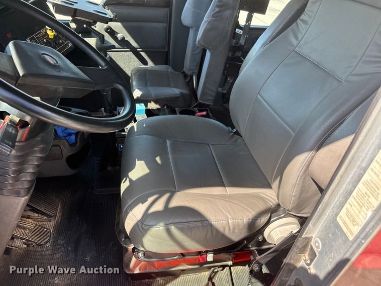 image for item ET1999 2003 Kenworth pumper fire truck