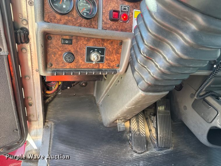 image for item ET1999 2003 Kenworth pumper fire truck