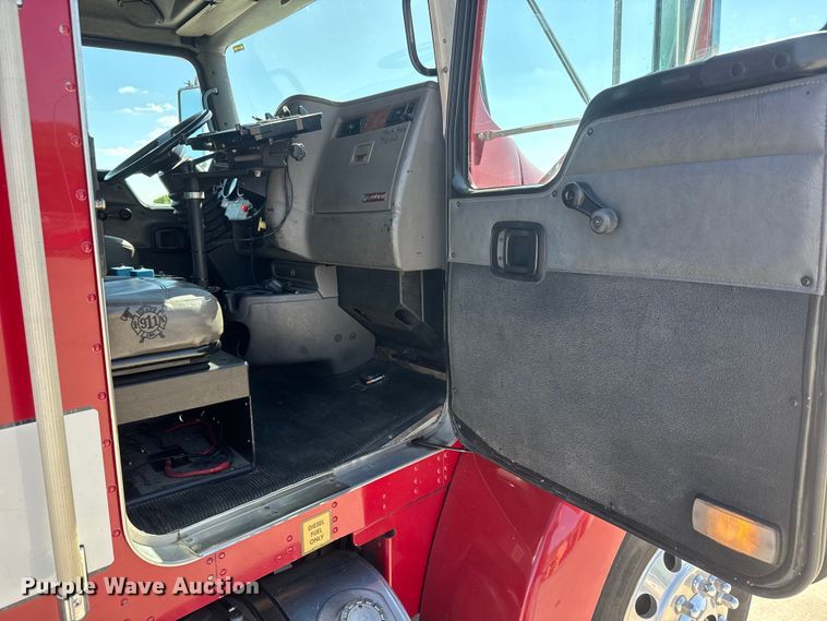 image for item ET1999 2003 Kenworth pumper fire truck