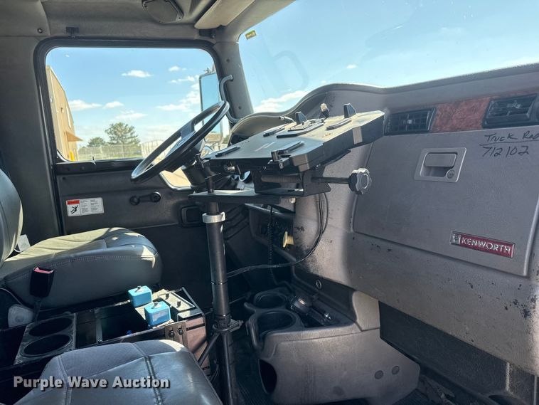 image for item ET1999 2003 Kenworth pumper fire truck