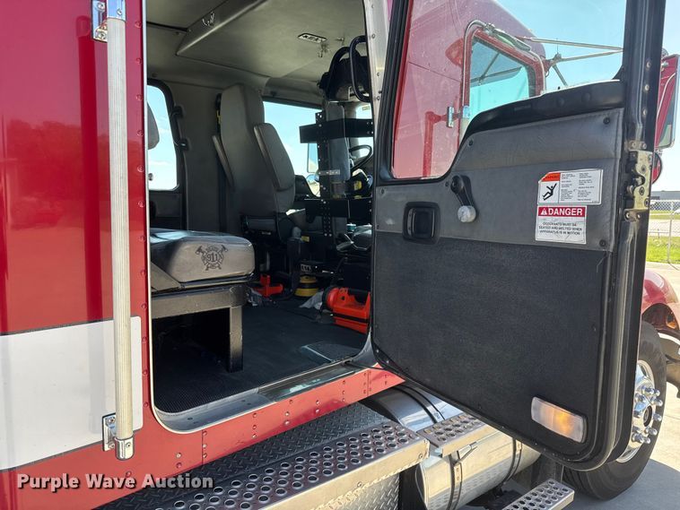 image for item ET1999 2003 Kenworth pumper fire truck