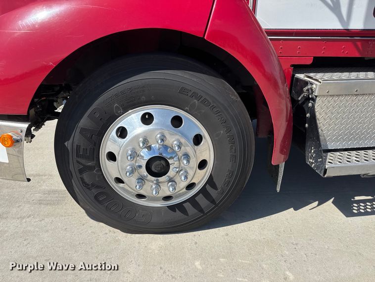 image for item ET1999 2003 Kenworth pumper fire truck