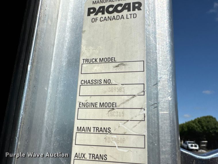 image for item ET1999 2003 Kenworth pumper fire truck