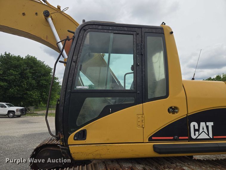 image for item ET5036 2003 Caterpillar 320C L excavator