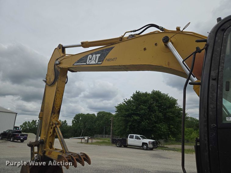 image for item ET5036 2003 Caterpillar 320C L excavator