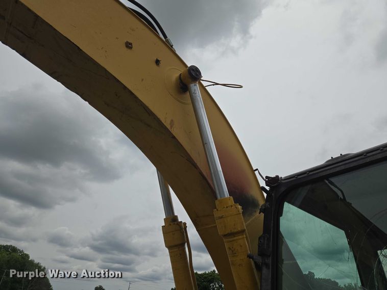 image for item ET5036 2003 Caterpillar 320C L excavator