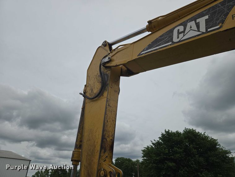 image for item ET5036 2003 Caterpillar 320C L excavator