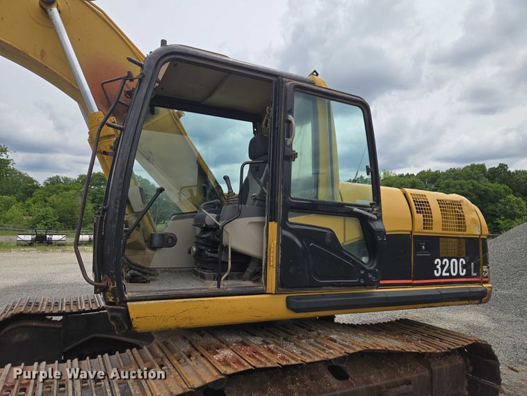 image for item ET5036 2003 Caterpillar 320C L excavator