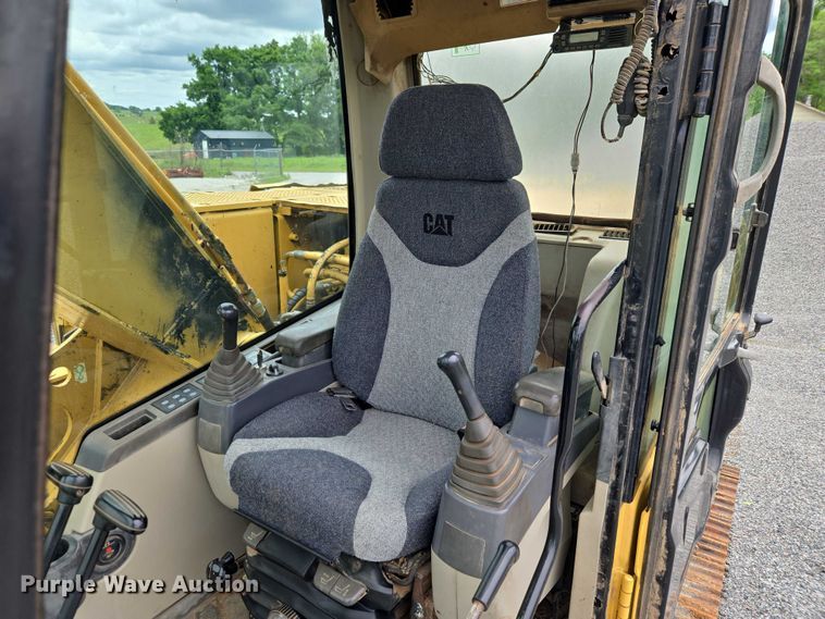 image for item ET5036 2003 Caterpillar 320C L excavator